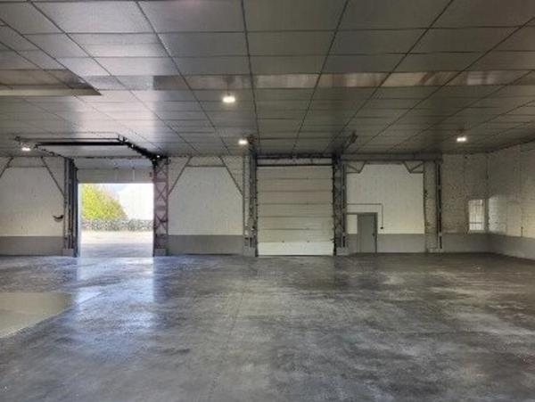 LOCAL D’ACTIVITÉS 510 m2 + bureau + stockage extérieur