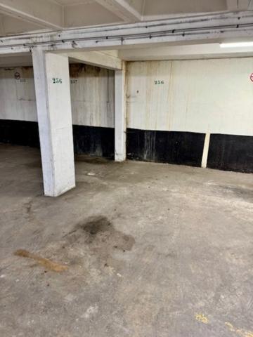 - 75013 PARIS - METRO GLACIERE - BD AUGUSTE BLANQUI - EMPLACEMENT PARKING -