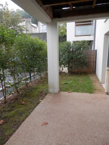Proche Centre - Dans résidence récente - APPARTEMENT de type 2 avec petit jardin privatif