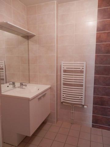 Proche Centre - Dans résidence récente - APPARTEMENT de type 2 avec petit jardin privatif