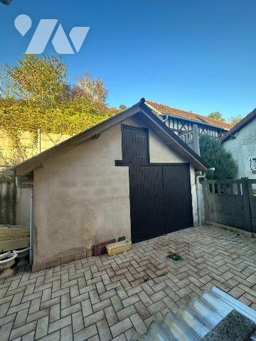 A vendre Maison individuelle, T4, à AMFREVILLE-LA-MI-VOIE (76920), d'une surface habitable de 8...