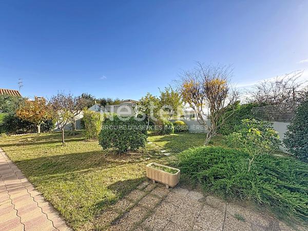 Villa d'exception de 398 m², 11 pièces, 7 chambres avec piscine, jardin & 3 garages sur un terrain de 1088 m², Quartier Calme et Résidentiel à Narbonnne