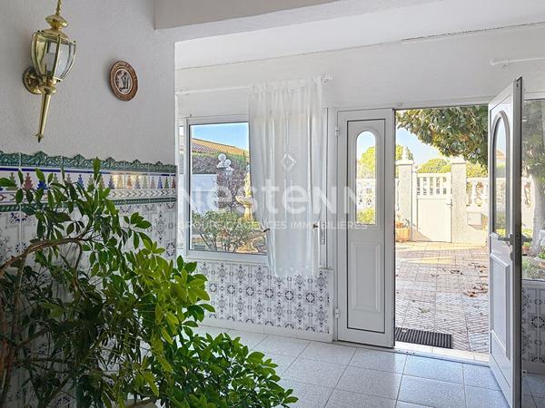 Villa d'exception de 398 m², 11 pièces, 7 chambres avec piscine, jardin & 3 garages sur un terrain de 1088 m², Quartier Calme et Résidentiel à Narbonnne