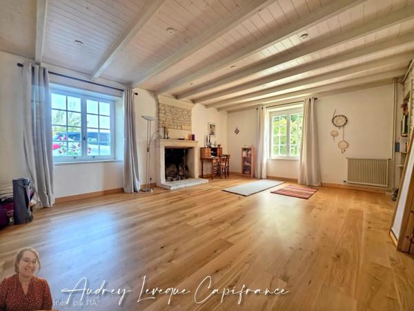 Maison à vendre 8 pièces SAINT SATURNIN DU BOIS (17)