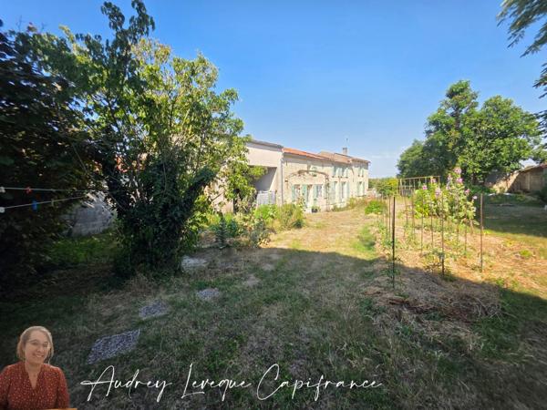 Maison à vendre 8 pièces SAINT SATURNIN DU BOIS (17)