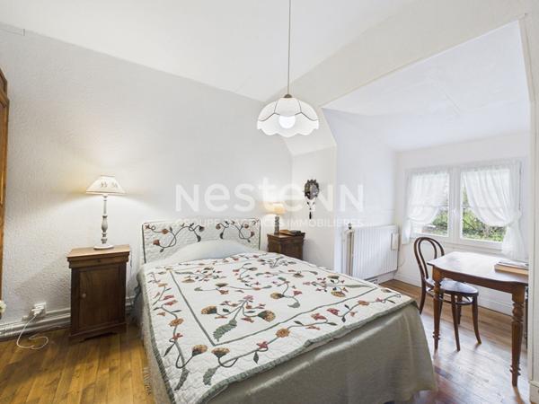 A vendre à Marmanhac, sur terrain d'environ 4000 m², maison de type 6 d'une surface de 157 m² avec carport, garage et piscine