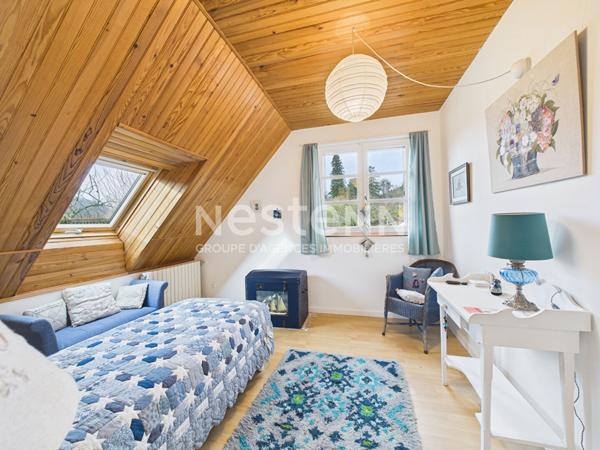 A vendre à Marmanhac, sur terrain d'environ 4000 m², maison de type 6 d'une surface de 157 m² avec carport, garage et piscine