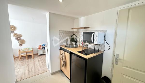 Maison familiale de plain-pied entièrement rénovée – cadre idéal à proximité des écoles et commodités