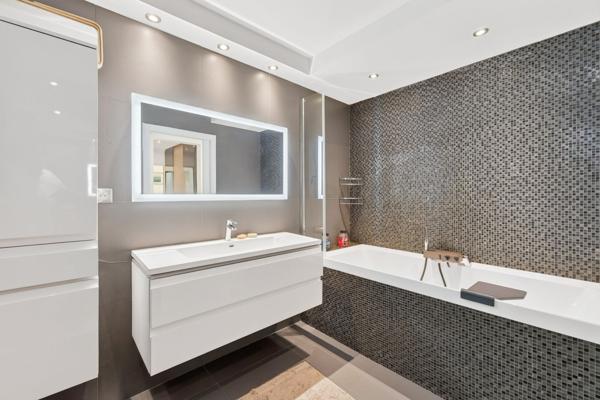 Vente Appartement de luxe Marseille 8 4 Pièces 137 m²