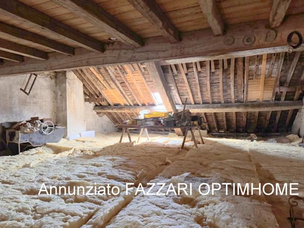 À vendre en exclusivité : Grande maison de ville historique à rénover, avec commerce – centre-ville de Stenay (proche Belgique et Luxembourg)