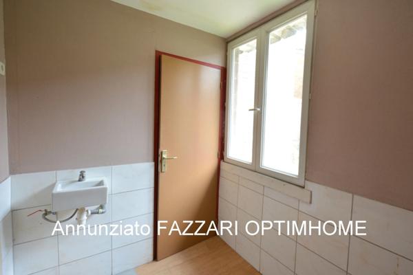 À vendre en exclusivité : Grande maison de ville historique à rénover, avec commerce – centre-ville de Stenay (proche Belgique et Luxembourg)