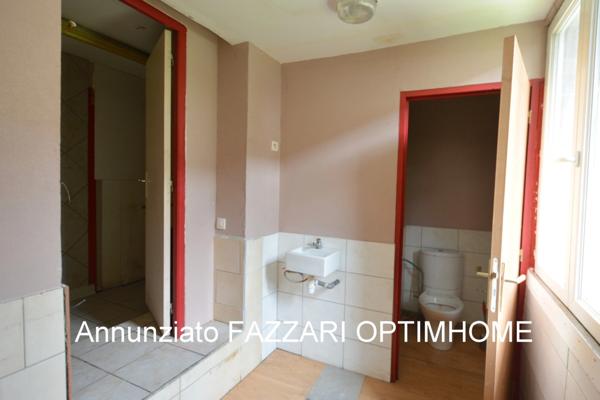 À vendre en exclusivité : Grande maison de ville historique à rénover, avec commerce – centre-ville de Stenay (proche Belgique et Luxembourg)