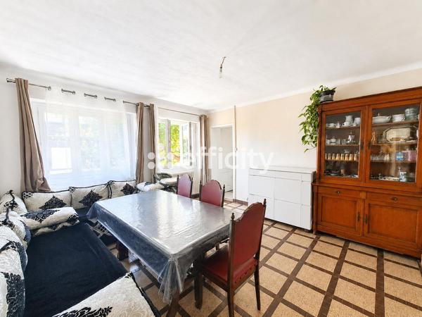 Maison
         6 pièces
        - 150 m² Exclusivité 358 000 € *