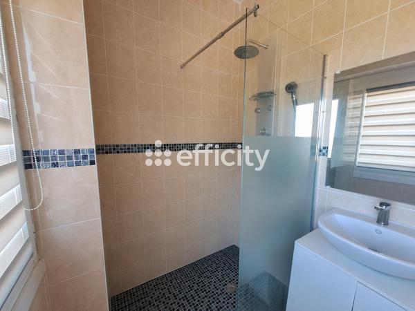 Maison
         6 pièces
        - 150 m² Exclusivité 358 000 € *