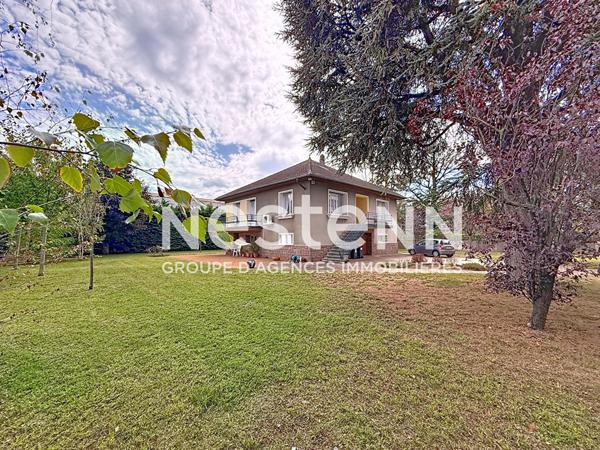 Grande maison T5 avec 3 chambres, un garage, une buanderie et une cave - 69500 BRON