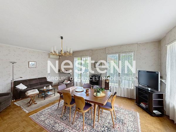 Grande maison T5 avec 3 chambres, un garage, une buanderie et une cave - 69500 BRON