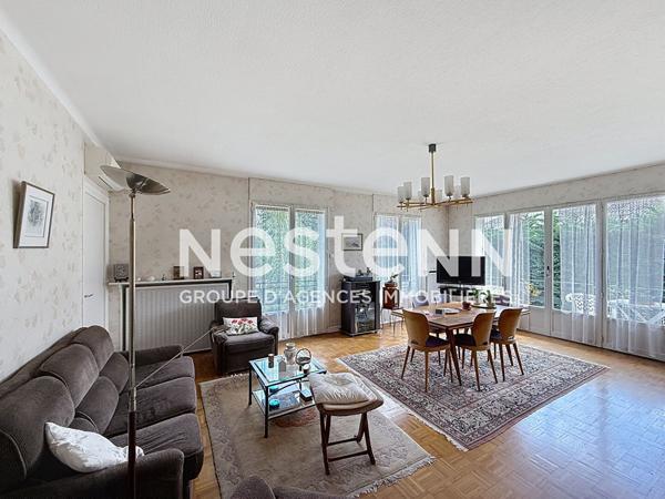 Grande maison T5 avec 3 chambres, un garage, une buanderie et une cave - 69500 BRON