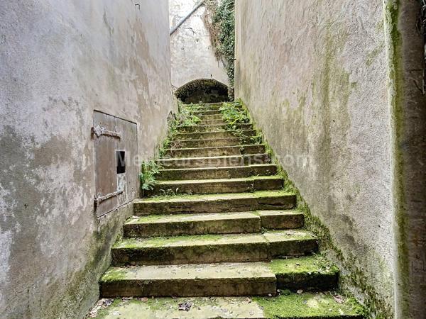 Appartement avec cour à rénover