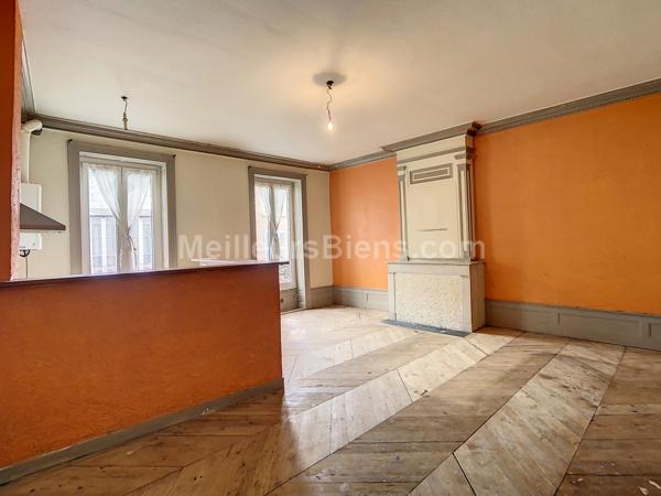 Appartement avec cour à rénover