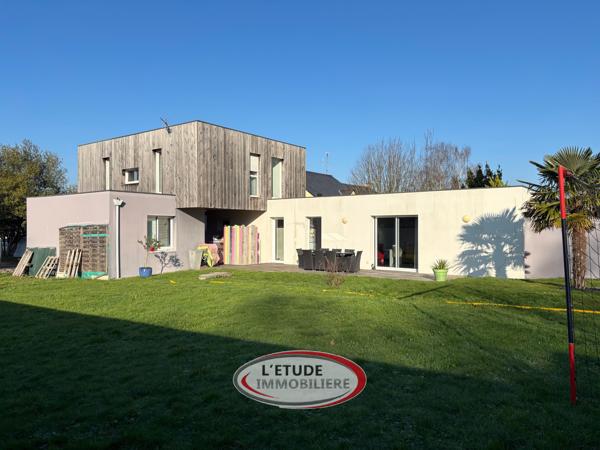 Carquefou : Au cœur du bourg, maison d’architecte lumineuse et fonctionnelle