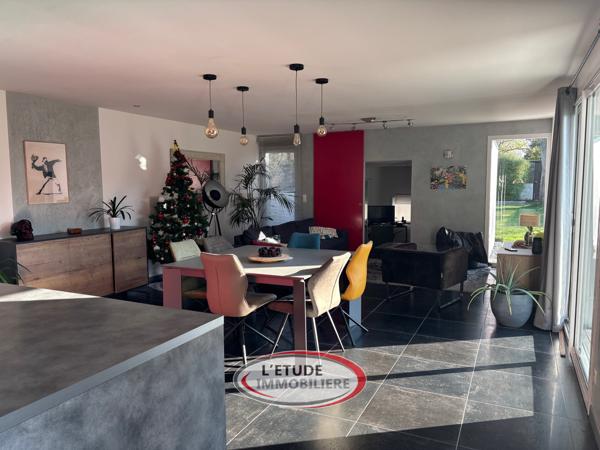 Carquefou : Au cœur du bourg, maison d’architecte lumineuse et fonctionnelle