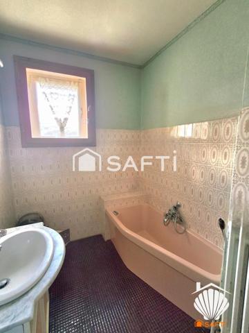Charmante et grande maison de 180 m² avec un terrain de 1228m² – Charmant village de Saint Privat d'Allier