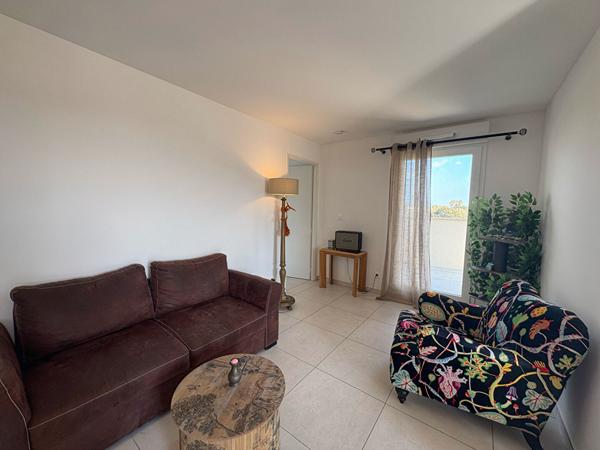 HYERES - Appartement T4 - 83 m² - Terrasse 50 m² - Stationnements