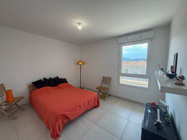 HYERES - Appartement T4 - 83 m² - Terrasse 50 m² - Stationnements