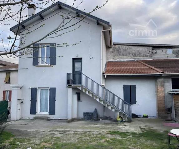 🏢  Immeuble de rapport en plein cœur d'Anneyron
