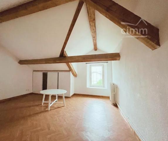 🏢  Immeuble de rapport en plein cœur d'Anneyron