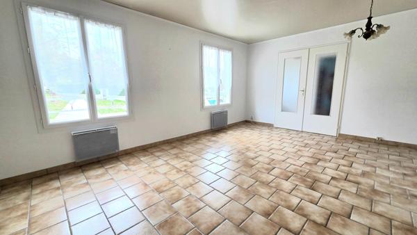 Maison individuelle, 3 chambres, jardin, garage.