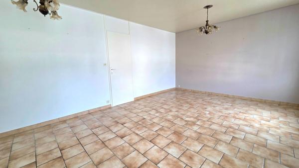 Maison individuelle, 3 chambres, jardin, garage.