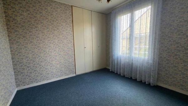 Maison individuelle, 3 chambres, jardin, garage.