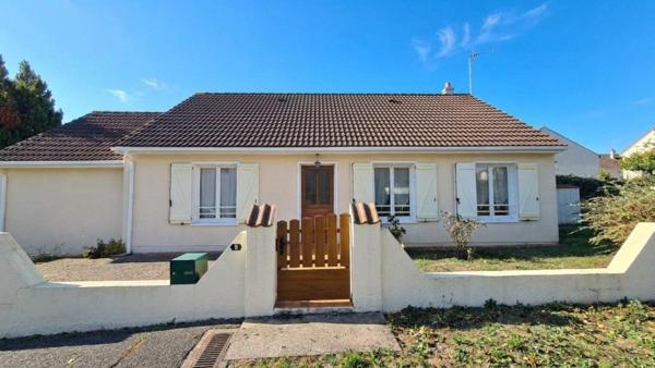 Maison individuelle, 3 chambres, jardin, garage.