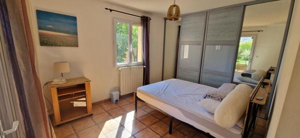 MAISON MEUBLEE 4 PIECES - GRAND JARDIN - CLIMATISATION - CABANON DE JARDIN