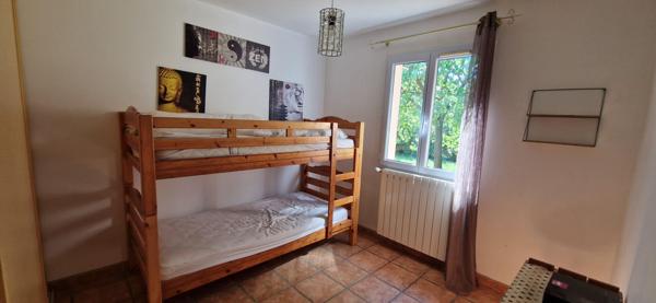 MAISON MEUBLEE 4 PIECES - GRAND JARDIN - CLIMATISATION - CABANON DE JARDIN