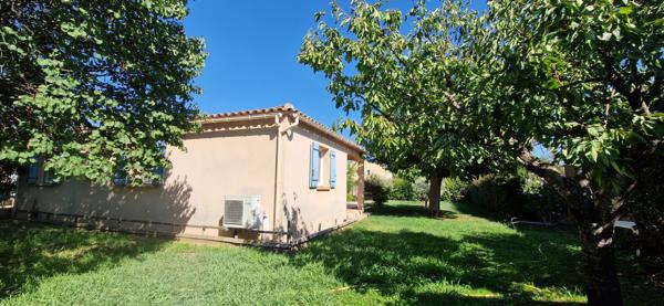MAISON MEUBLEE 4 PIECES - GRAND JARDIN - CLIMATISATION - CABANON DE JARDIN