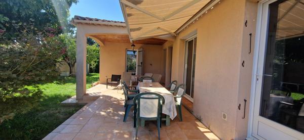 MAISON MEUBLEE 4 PIECES - GRAND JARDIN - CLIMATISATION - CABANON DE JARDIN