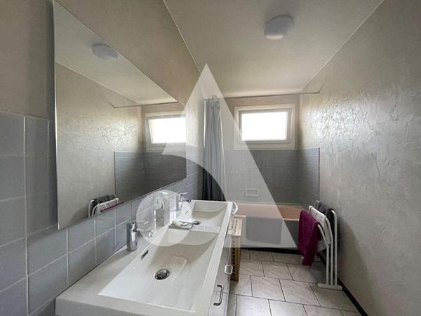 Chambre 6 pièces 137.76 m2