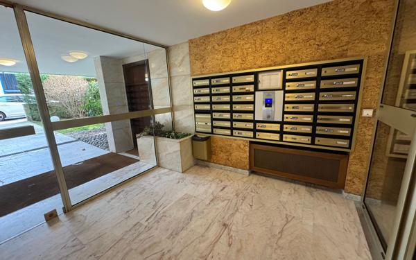 Appartement à vendre    1 pièce • 30,28 m2 Saint-Maur-des-Fossés