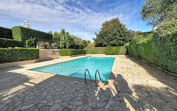 Appartement à vendre    2 pièces • 50,47 m2 Antibes