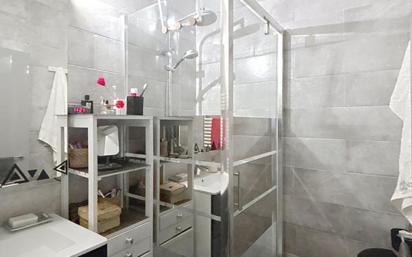 Appartement à vendre    2 pièces • 50,47 m2 Antibes