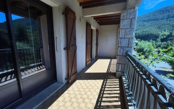 Appartement à louer    5 pièces • 155 m2 Mende