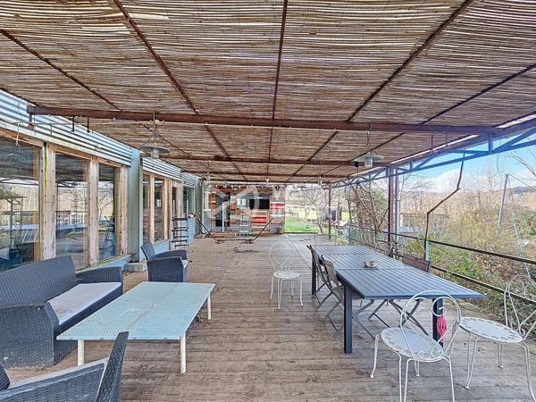 Hangar avec loft et ancien restaurant