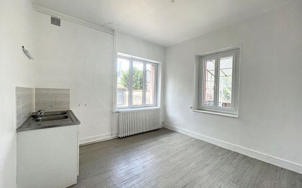 Maison à louer    2 pièces •  Tillay-le-Péneux