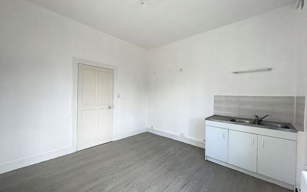 Maison à louer    2 pièces •  Tillay-le-Péneux