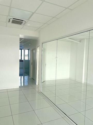 Bureaux PMR modernes aménagés 128 m2