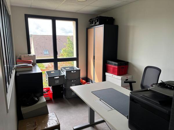 A LOUER - BUREAU - LA CHAPELLE EN SERVAL