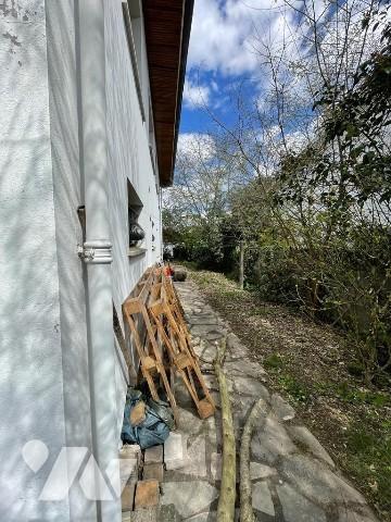 Caudéran centre - Nombreuses possibilités pour cette maison à usage d'habitation