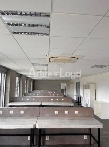 Bureaux à louer à Roubaix immeuble récent proche métro et axes rapides